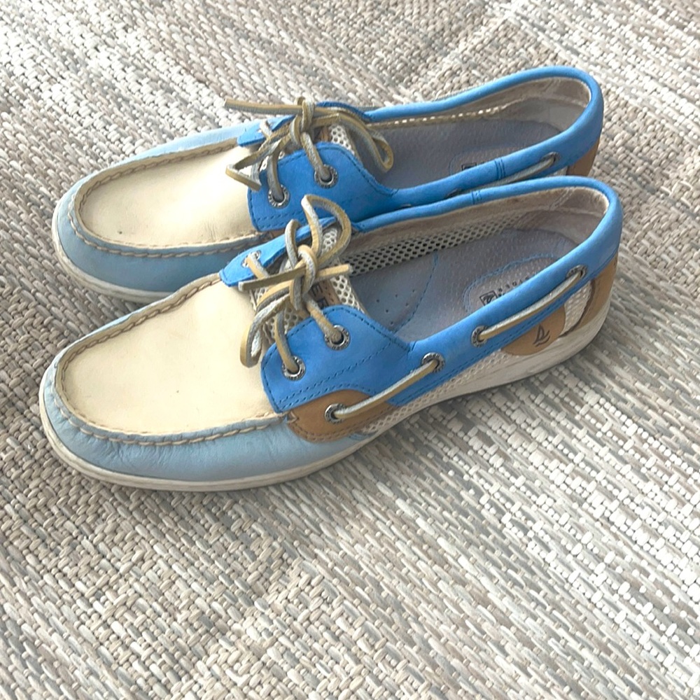 Sperry boat shoes light blue color 8.5